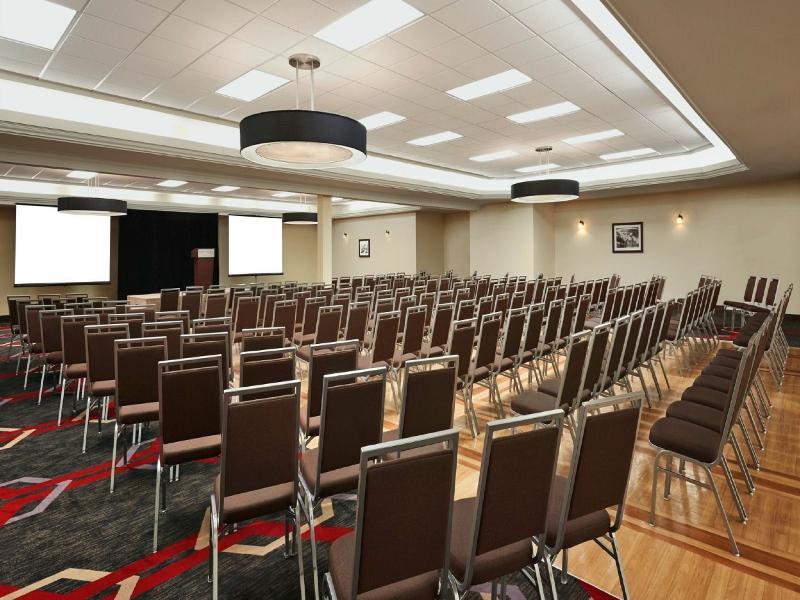 Four Points By Sheraton Edmonton South Buitenkant foto