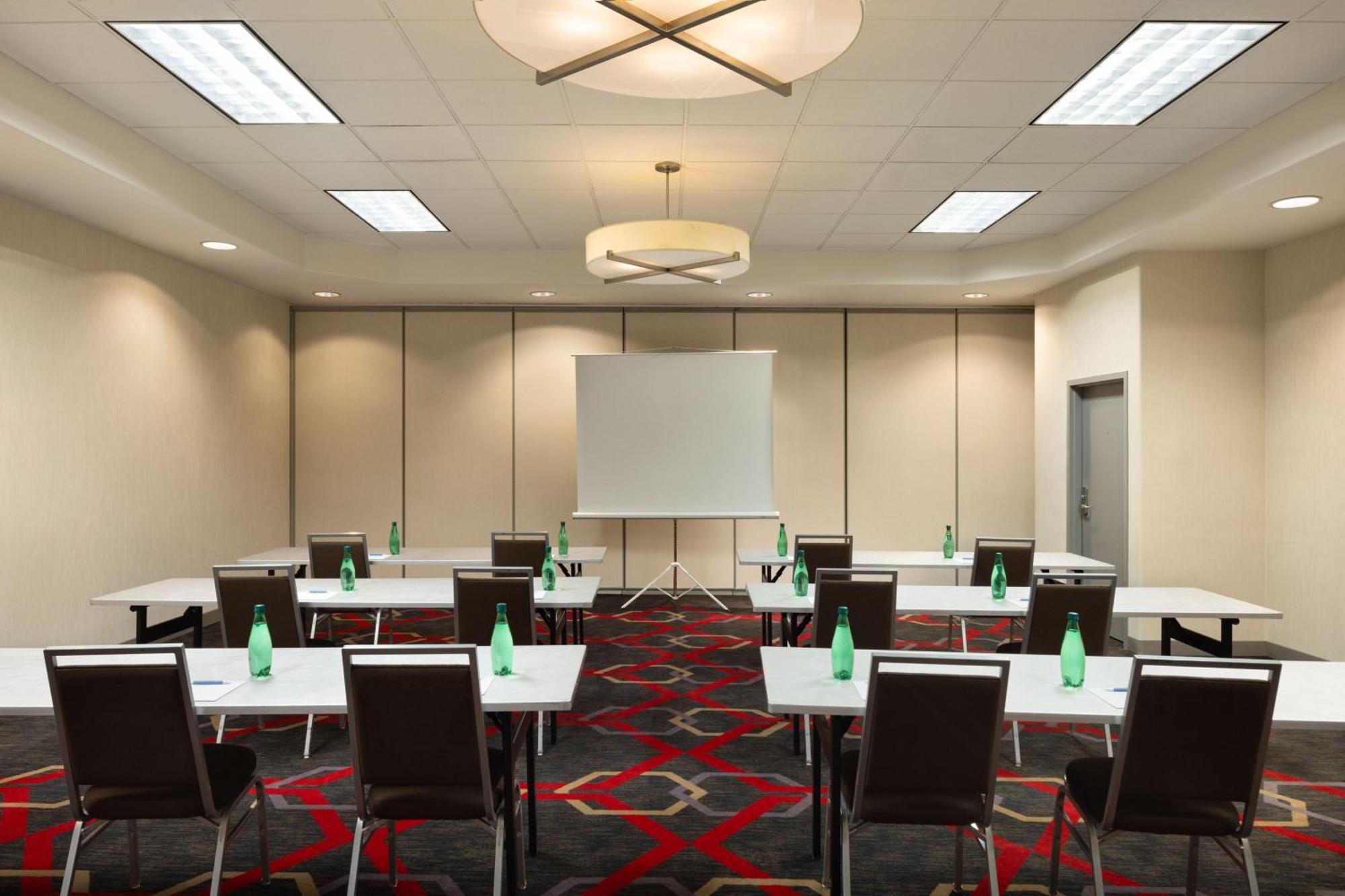 Four Points By Sheraton Edmonton South Buitenkant foto