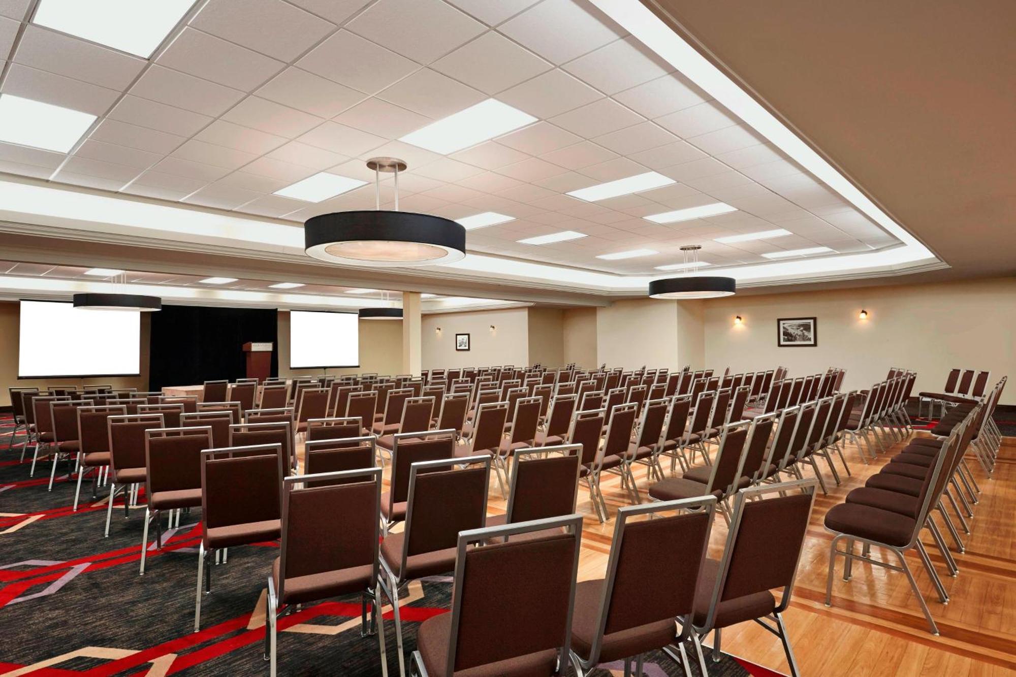 Four Points By Sheraton Edmonton South Buitenkant foto