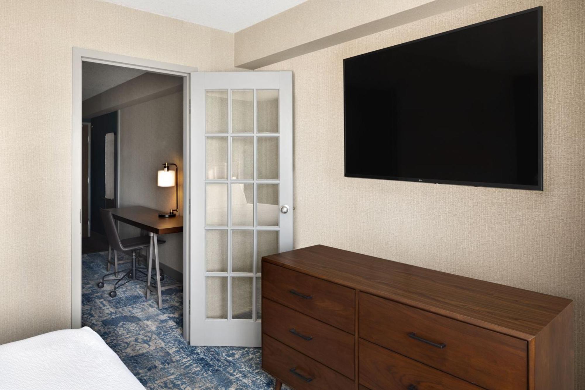 Four Points By Sheraton Edmonton South Buitenkant foto