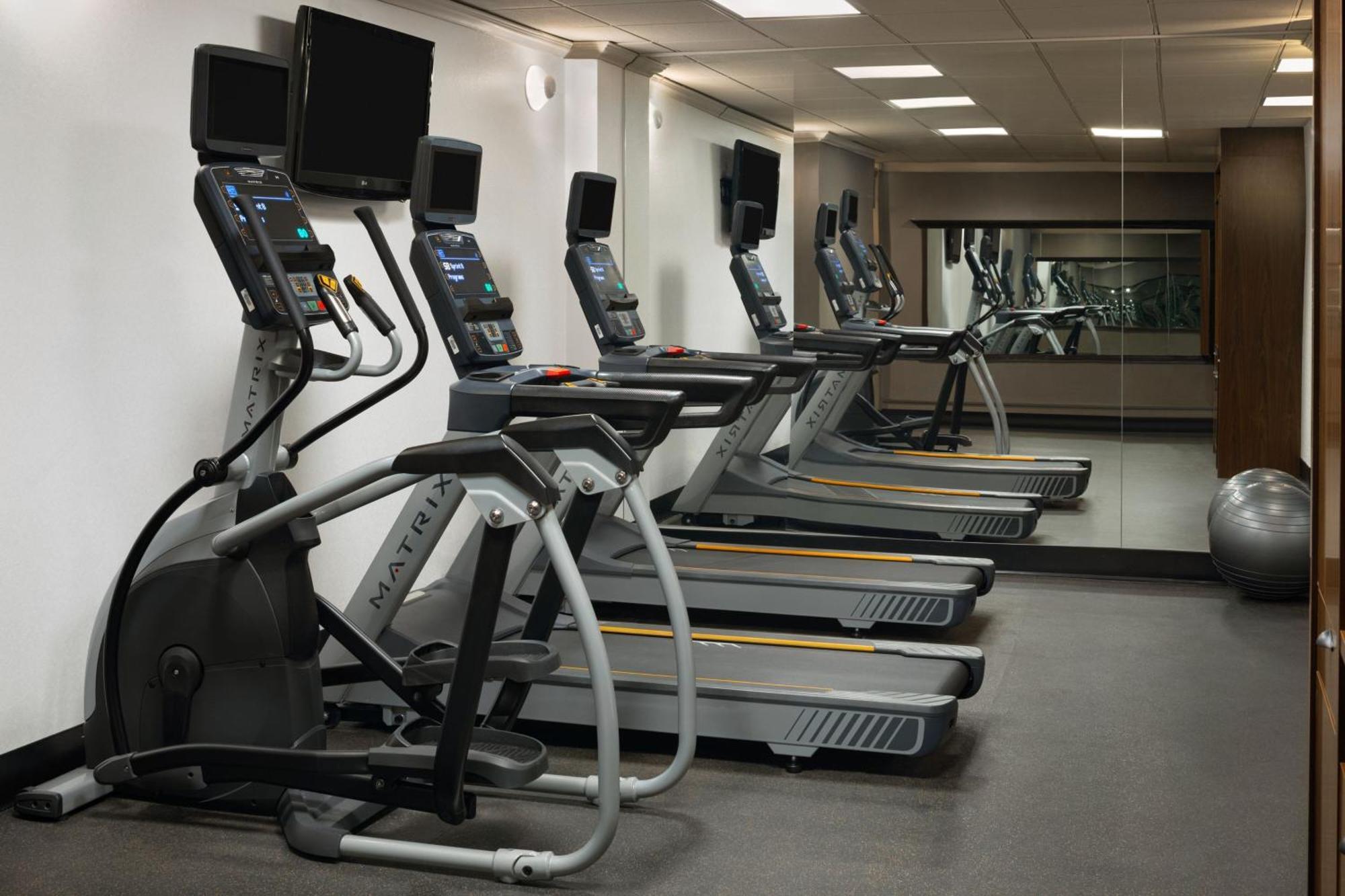 Four Points By Sheraton Edmonton South Buitenkant foto