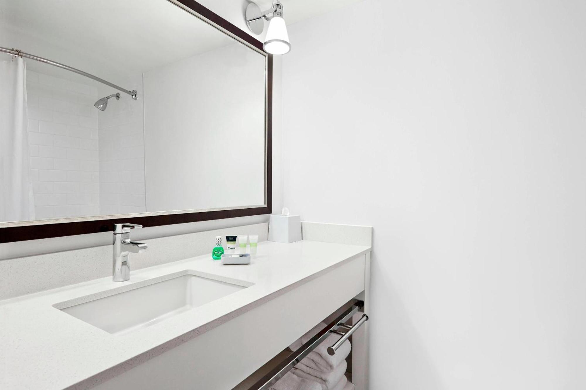 Four Points By Sheraton Edmonton South Buitenkant foto